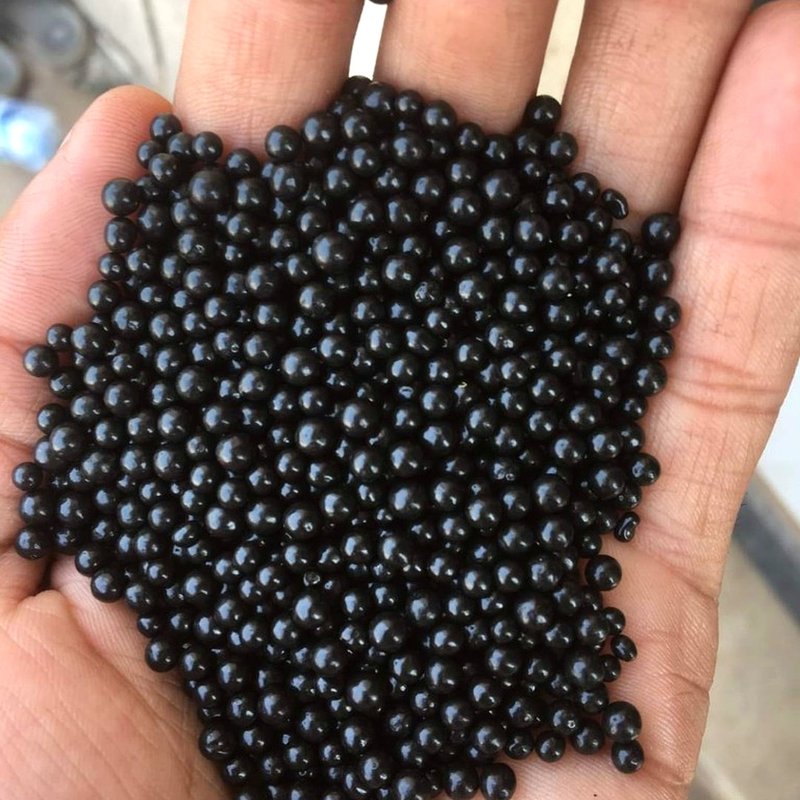 Shiny ball bentonite fertilizer granules